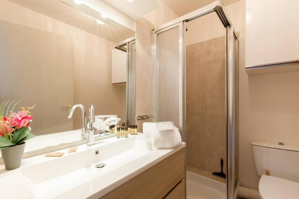 Palme D'Or Yourhosthelper มองเดอลิเยอลานาปูล ภายนอก รูปภาพ